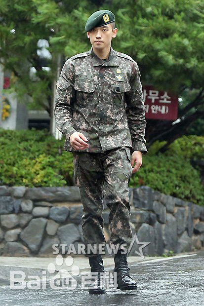 郑智薰(英文名:Rain 韩文名：  罗马拼音：Jung Ji Hoon)军装图册