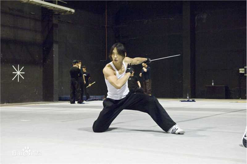 郑智薰(英文名:Rain 韩文名：  罗马拼音：Jung Ji Hoon)训练中的Rain壁纸壁纸