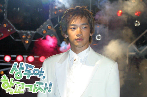 郑智薰(英文名:Rain 韩文名：  罗马拼音：Jung Ji Hoon)尚道上学去壁纸壁纸