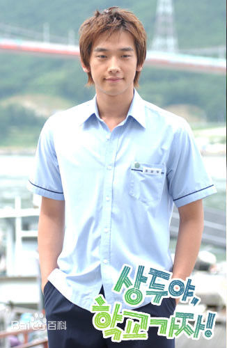 郑智薰(英文名:Rain 韩文名：  罗马拼音：Jung Ji Hoon)尚道上学去壁纸壁纸