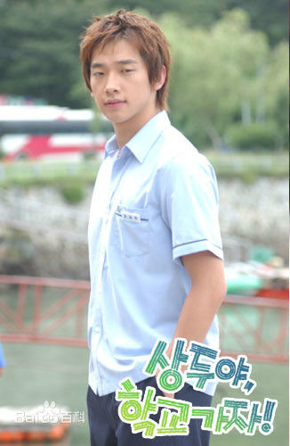 郑智薰(英文名:Rain 韩文名：  罗马拼音：Jung Ji Hoon)尚道上学去壁纸壁纸