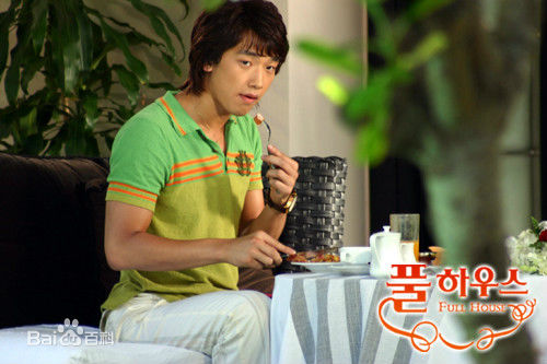 郑智薰(英文名:Rain 韩文名：  罗马拼音：Jung Ji Hoon)浪漫满屋图册