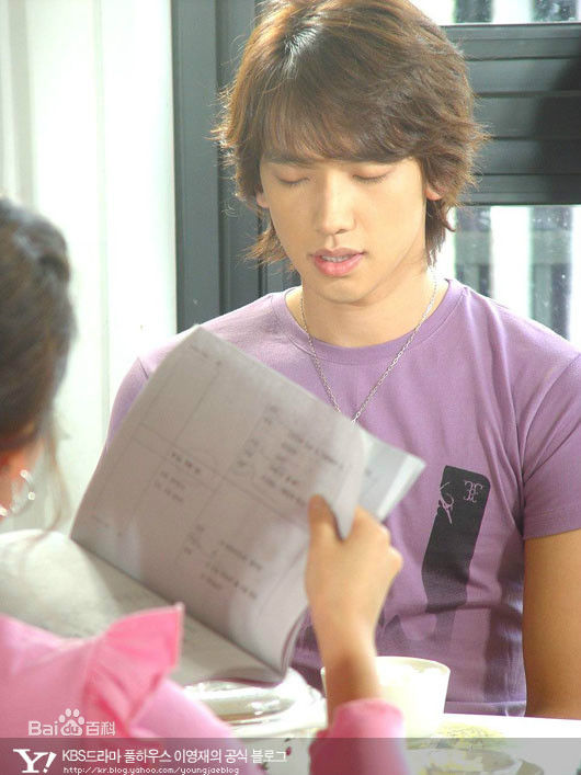 郑智薰(英文名:Rain 韩文名：  罗马拼音：Jung Ji Hoon)浪漫满屋图册