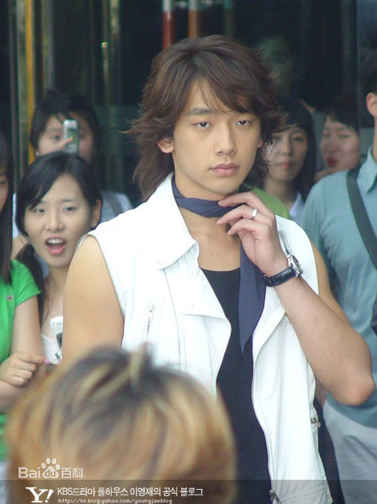 郑智薰(英文名:Rain 韩文名：  罗马拼音：Jung Ji Hoon)浪漫满屋图册