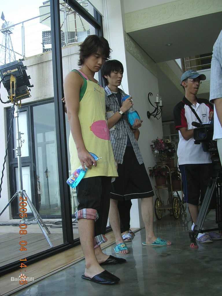 郑智薰(英文名:Rain 韩文名：  罗马拼音：Jung Ji Hoon)浪漫满屋图册