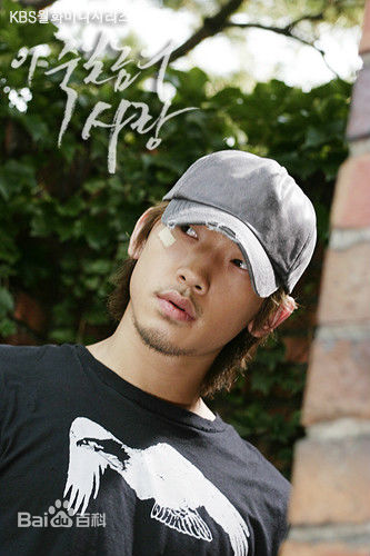 郑智薰(英文名:Rain 韩文名：  罗马拼音：Jung Ji Hoon)这该死的爱素颜照壁纸