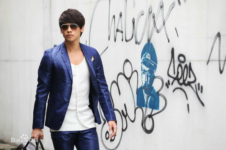 郑智薰(英文名:Rain 韩文名：  罗马拼音：Jung Ji Hoon)逃亡者壁纸壁纸