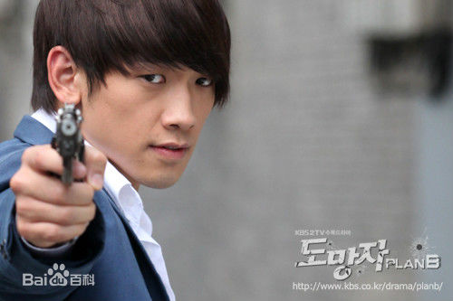 郑智薰(英文名:Rain 韩文名：  罗马拼音：Jung Ji Hoon)逃亡者壁纸壁纸