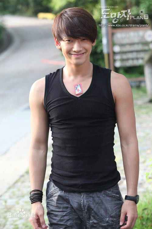 郑智薰(英文名:Rain 韩文名：  罗马拼音：Jung Ji Hoon)逃亡者壁纸壁纸