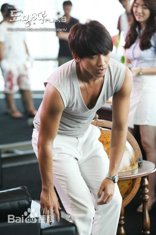 郑智薰(英文名:Rain 韩文名：  罗马拼音：Jung Ji Hoon)逃亡者壁纸壁纸