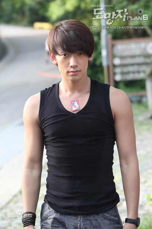 郑智薰(英文名:Rain 韩文名：  罗马拼音：Jung Ji Hoon)逃亡者壁纸壁纸