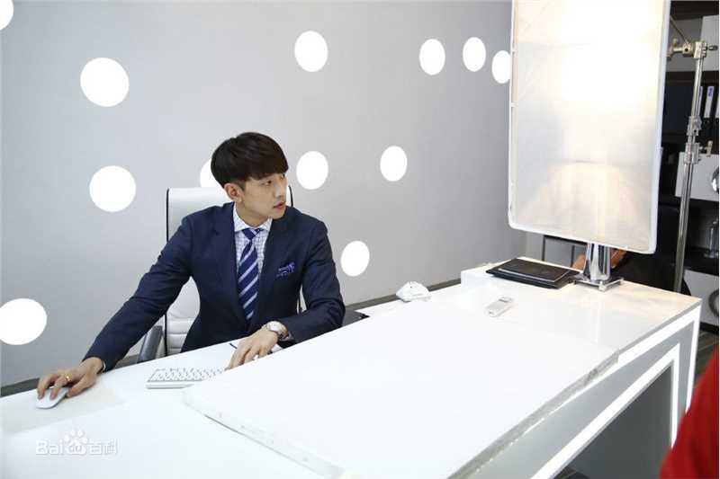 郑智薰(英文名:Rain 韩文名：  罗马拼音：Jung Ji Hoon)克拉恋人性感图片图集