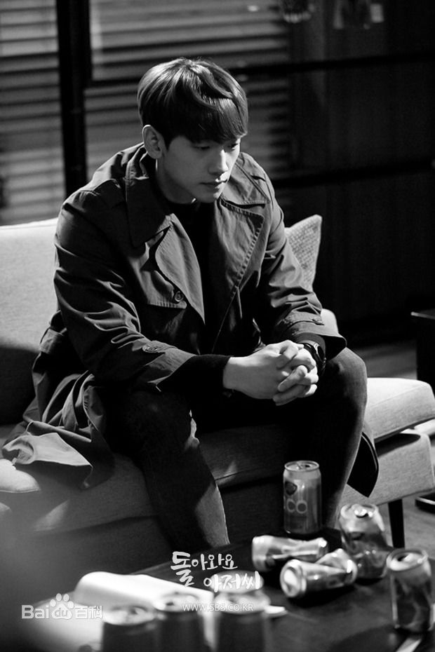 郑智薰(英文名:Rain 韩文名：  罗马拼音：Jung Ji Hoon)回来吧大叔素颜照相册