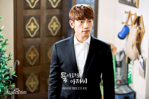 郑智薰(英文名:Rain 韩文名：  罗马拼音：Jung Ji Hoon)回来吧大叔素颜照相册