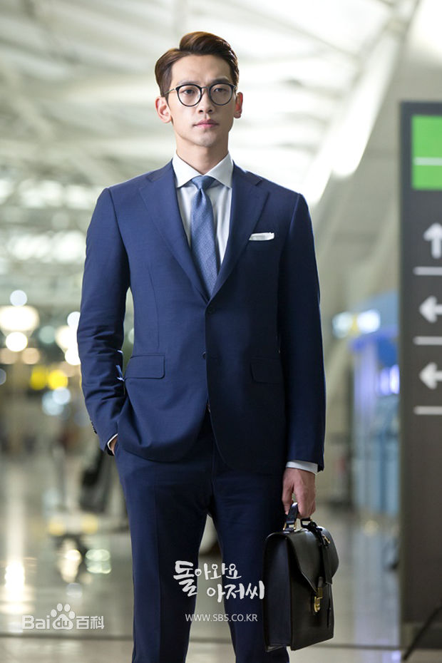 郑智薰(英文名:Rain 韩文名：  罗马拼音：Jung Ji Hoon)回来吧大叔素颜照相册