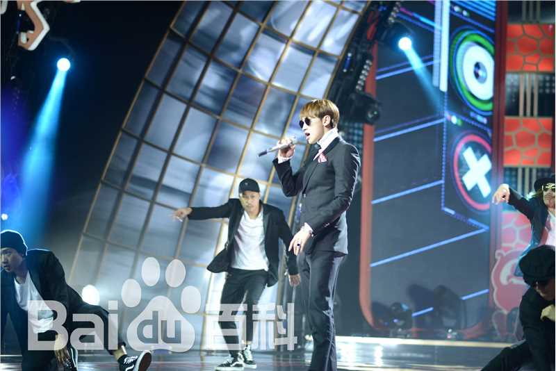 郑智薰(英文名:Rain 韩文名：  罗马拼音：Jung Ji Hoon)东方卫视春节联欢晚会性感图片图集