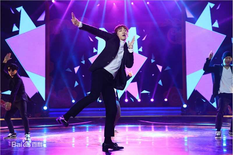 郑智薰(英文名:Rain 韩文名：  罗马拼音：Jung Ji Hoon)东方卫视春节联欢晚会性感图片图集