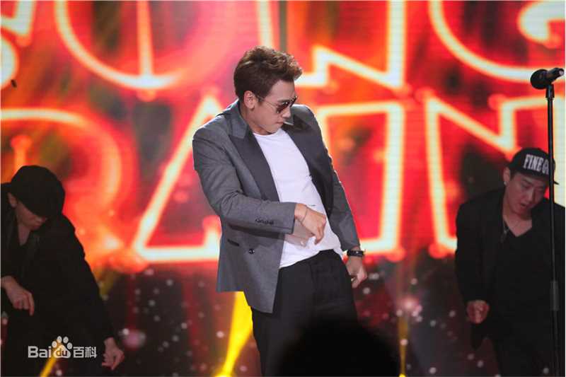 郑智薰(英文名:Rain 韩文名：  罗马拼音：Jung Ji Hoon)天天向上壁纸壁纸