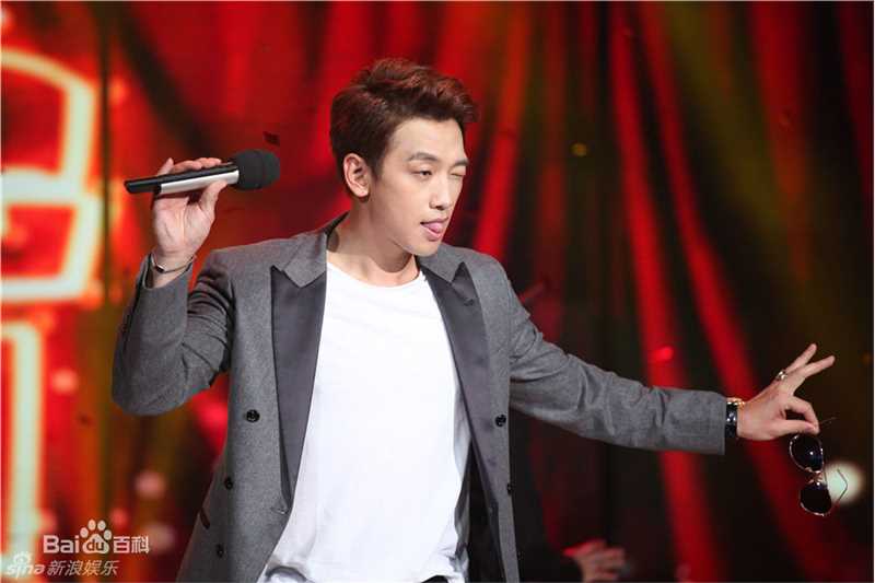 郑智薰(英文名:Rain 韩文名：  罗马拼音：Jung Ji Hoon)天天向上壁纸壁纸