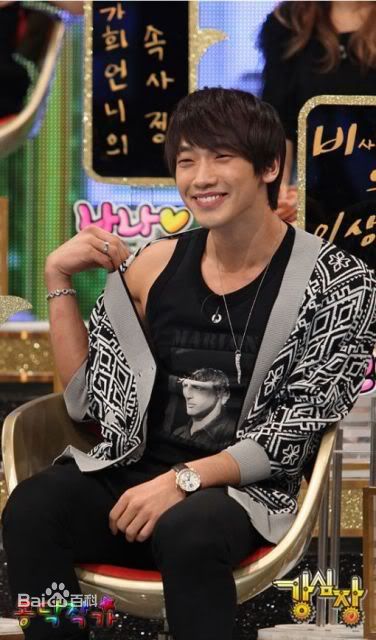 郑智薰(英文名:Rain 韩文名：  罗马拼音：Jung Ji Hoon)韩国综艺集锦素颜照相册