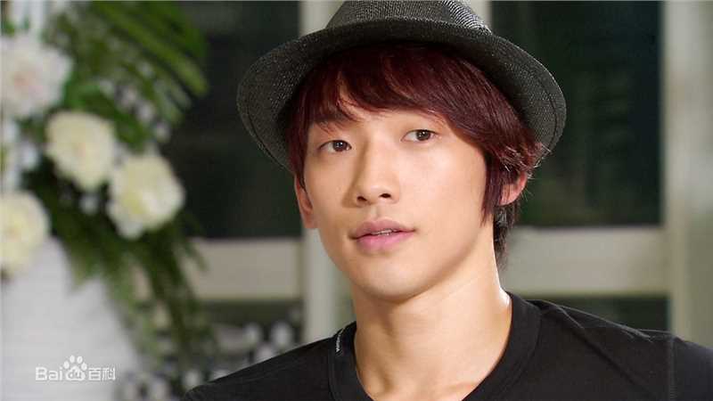 郑智薰(英文名:Rain 韩文名：  罗马拼音：Jung Ji Hoon)韩国综艺集锦素颜照相册