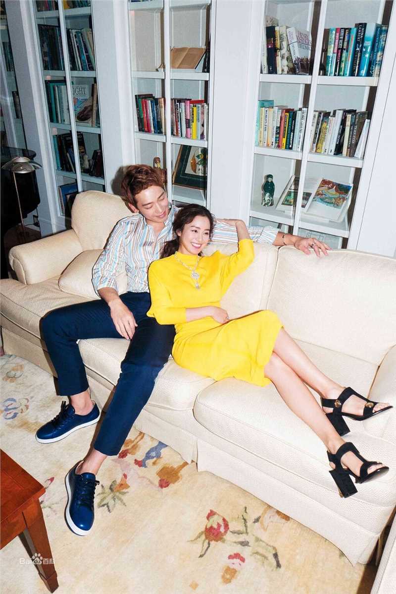 郑智薰(英文名:Rain 韩文名：  罗马拼音：Jung Ji Hoon)Rain与金泰希图册