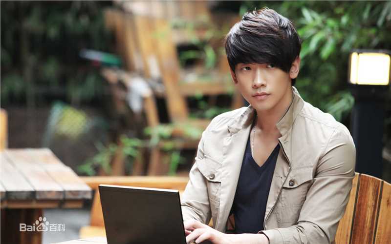 郑智薰(英文名:Rain 韩文名：  罗马拼音：Jung Ji Hoon)饭制素颜照相册