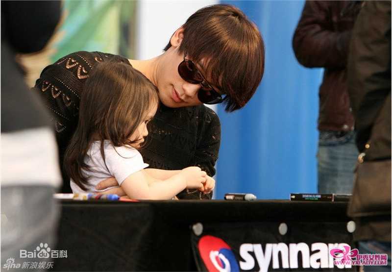 郑智薰(英文名:Rain 韩文名：  罗马拼音：Jung Ji Hoon)1素颜照相册