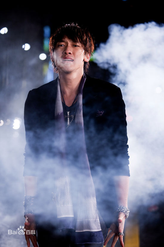 郑智薰(英文名:Rain 韩文名：  罗马拼音：Jung Ji Hoon)1素颜照相册