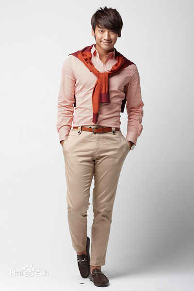 郑智薰(英文名:Rain 韩文名：  罗马拼音：Jung Ji Hoon)1素颜照相册