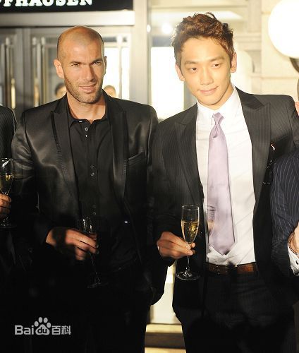 郑智薰(英文名:Rain 韩文名：  罗马拼音：Jung Ji Hoon)1素颜照相册