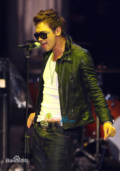 郑智薰(英文名:Rain 韩文名：  罗马拼音：Jung Ji Hoon)1素颜照相册