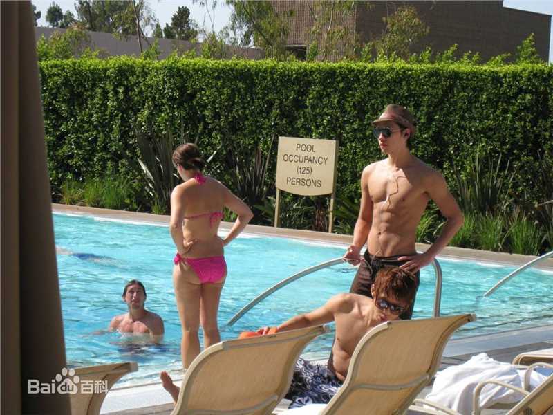 郑智薰(英文名:Rain 韩文名：  罗马拼音：Jung Ji Hoon)1素颜照相册