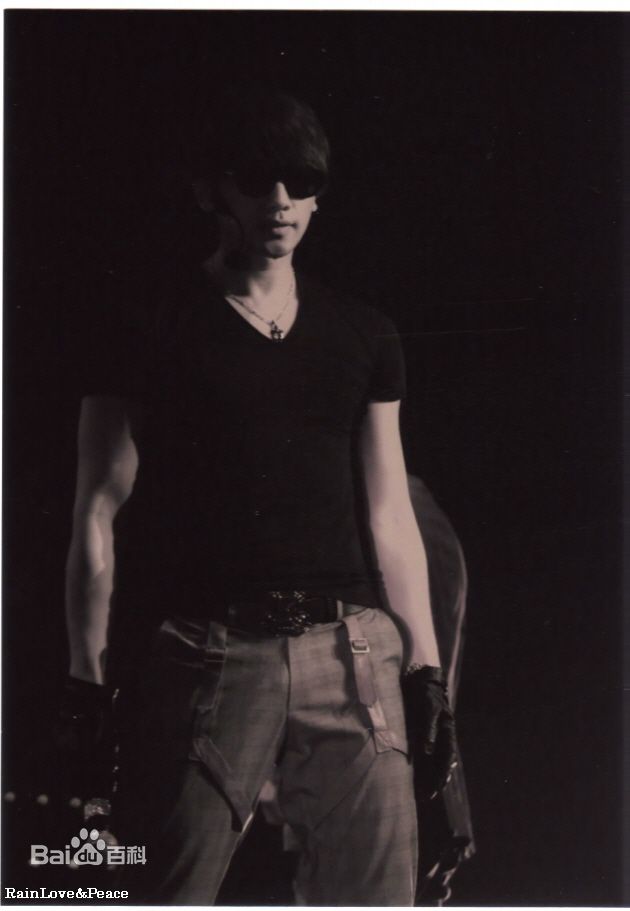 郑智薰(英文名:Rain 韩文名：  罗马拼音：Jung Ji Hoon)1素颜照相册