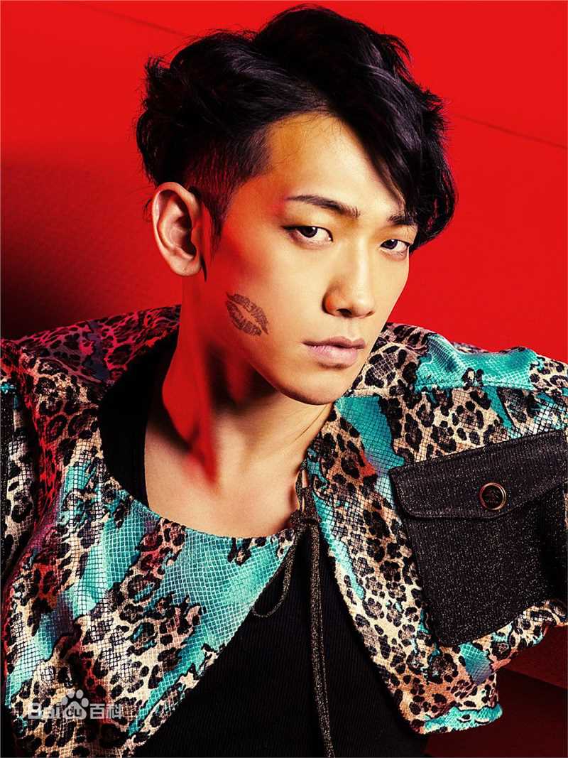 最新郑智薰(英文名:Rain 韩文名：  罗马拼音：Jung Ji Hoon)在《Rain Effect》专辑中的图集