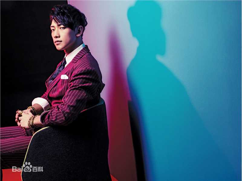 最新郑智薰(英文名:Rain 韩文名：  罗马拼音：Jung Ji Hoon)在《Rain Effect》专辑中的图集