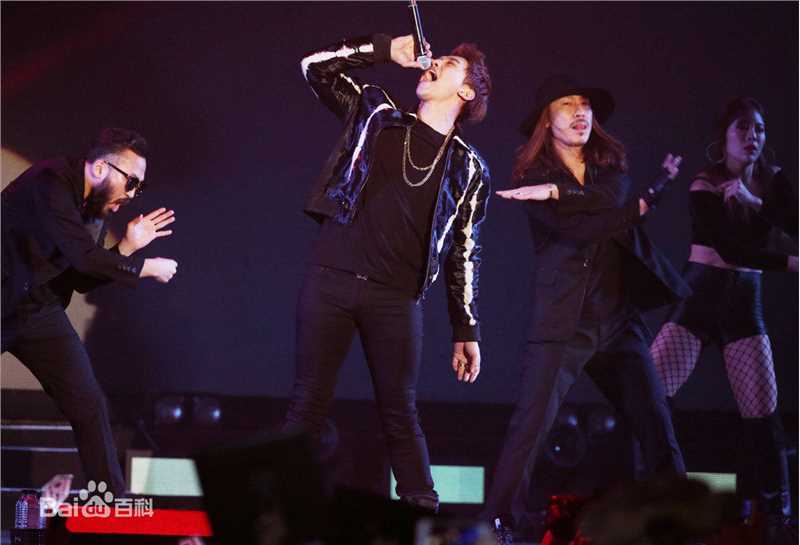 郑智薰(英文名:Rain 韩文名：  罗马拼音：Jung Ji Hoon)2016台湾跨年FMT前后照片