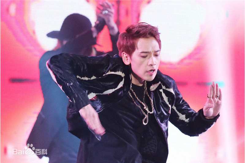 郑智薰(英文名:Rain 韩文名：  罗马拼音：Jung Ji Hoon)2016台湾跨年FMT前后照片