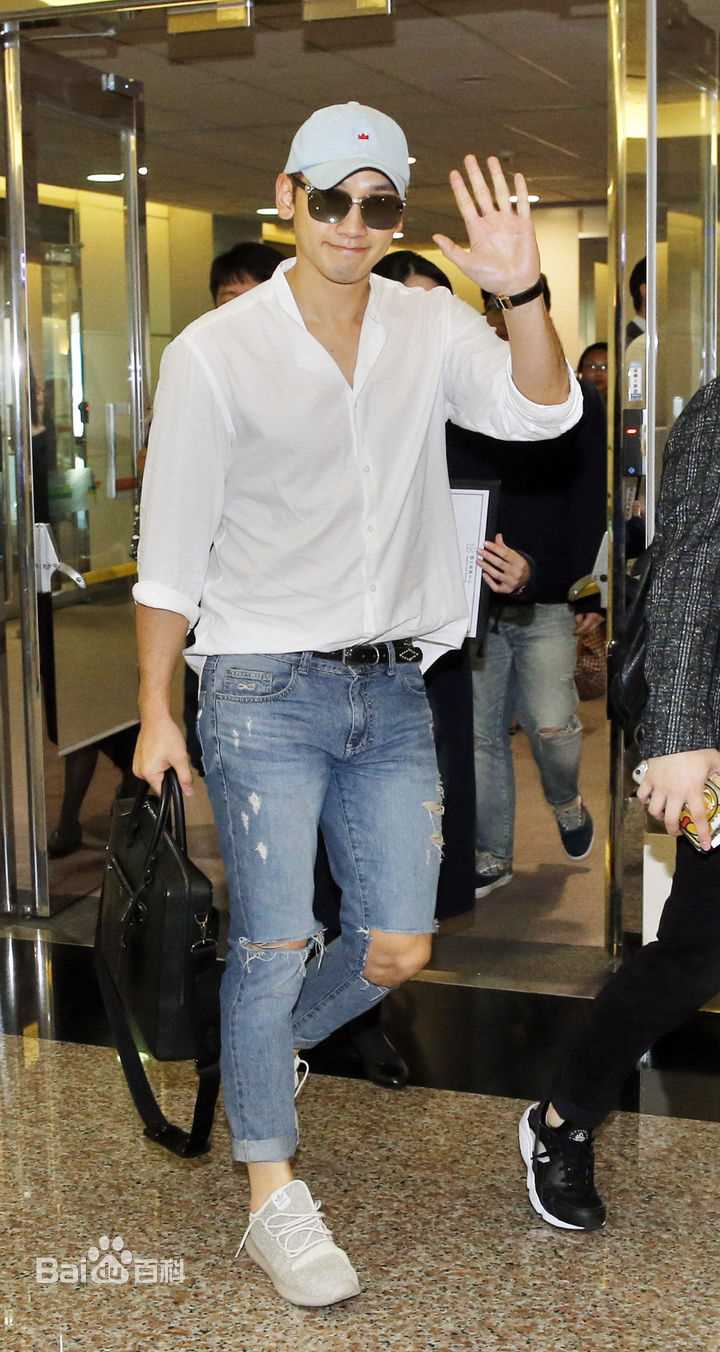 郑智薰(英文名:Rain 韩文名：  罗马拼音：Jung Ji Hoon)2016台湾跨年FMT前后照片