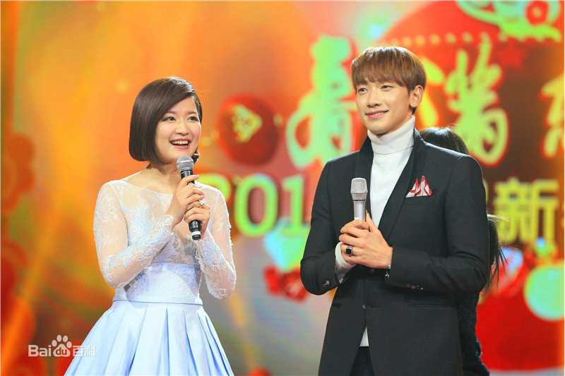 郑智薰(英文名:Rain 韩文名：  罗马拼音：Jung Ji Hoon)东方卫视春节晚会前后照片