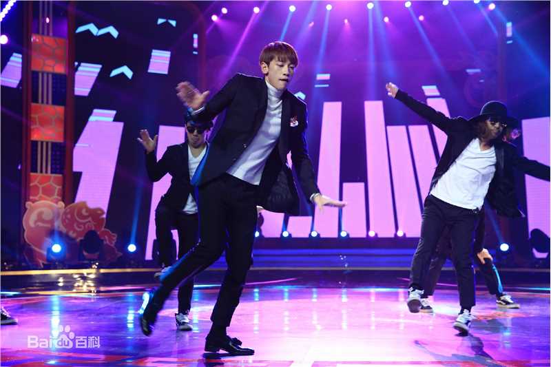 郑智薰(英文名:Rain 韩文名：  罗马拼音：Jung Ji Hoon)东方卫视春节晚会前后照片