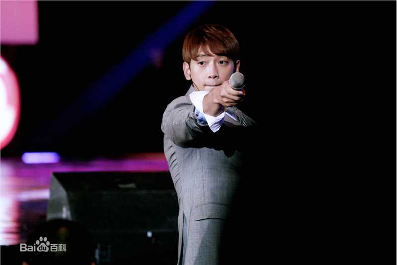 郑智薰(英文名:Rain 韩文名：  罗马拼音：Jung Ji Hoon)天猫狂欢夜前后照片