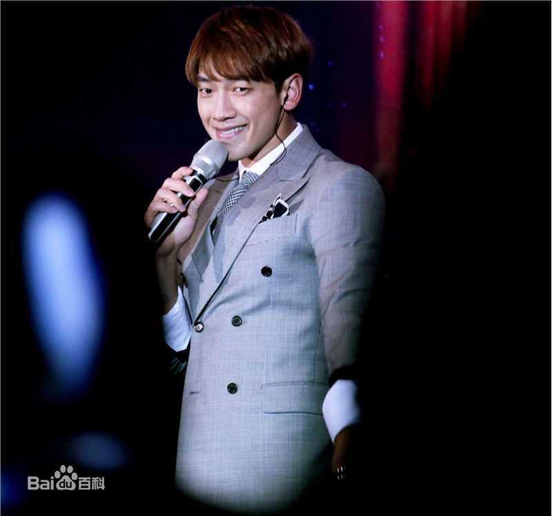 郑智薰(英文名:Rain 韩文名：  罗马拼音：Jung Ji Hoon)天猫狂欢夜前后照片