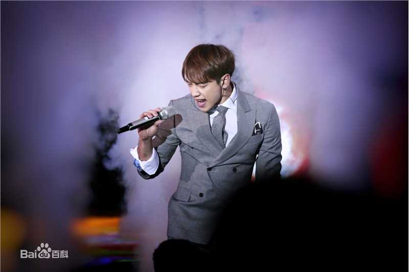 郑智薰(英文名:Rain 韩文名：  罗马拼音：Jung Ji Hoon)天猫狂欢夜前后照片