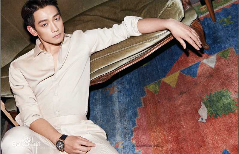 郑智薰(英文名:Rain 韩文名：  罗马拼音：Jung Ji Hoon)在《COO MEN》中的