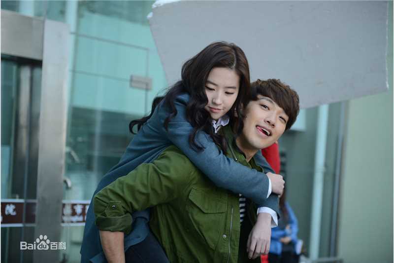 最新郑智薰(英文名:Rain 韩文名：  罗马拼音：Jung Ji Hoon)在《露水红颜》饰徐承勋中的壁纸