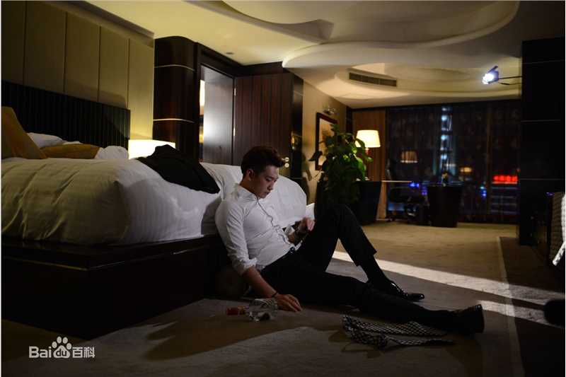 最新郑智薰(英文名:Rain 韩文名：  罗马拼音：Jung Ji Hoon)在《露水红颜》饰徐承勋中的壁纸