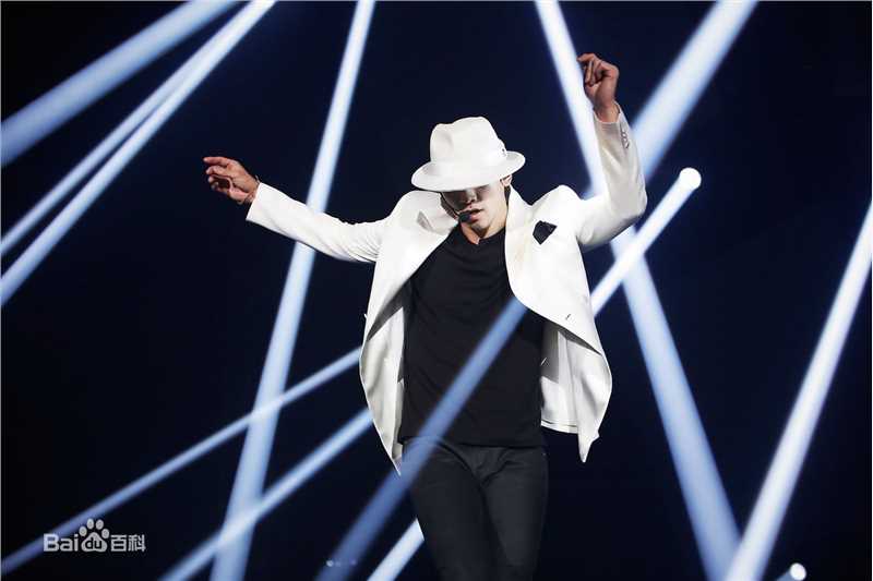 最优质郑智薰(英文名:Rain 韩文名：  罗马拼音：Jung Ji Hoon)在《THE SQUALL》亚洲巡回演唱会中的相册