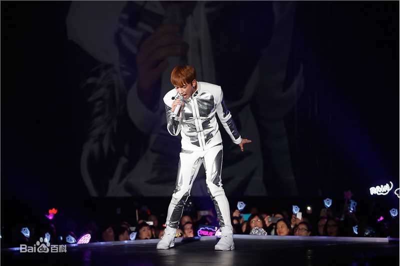 最优质郑智薰(英文名:Rain 韩文名：  罗马拼音：Jung Ji Hoon)在《THE SQUALL》亚洲巡回演唱会中的相册