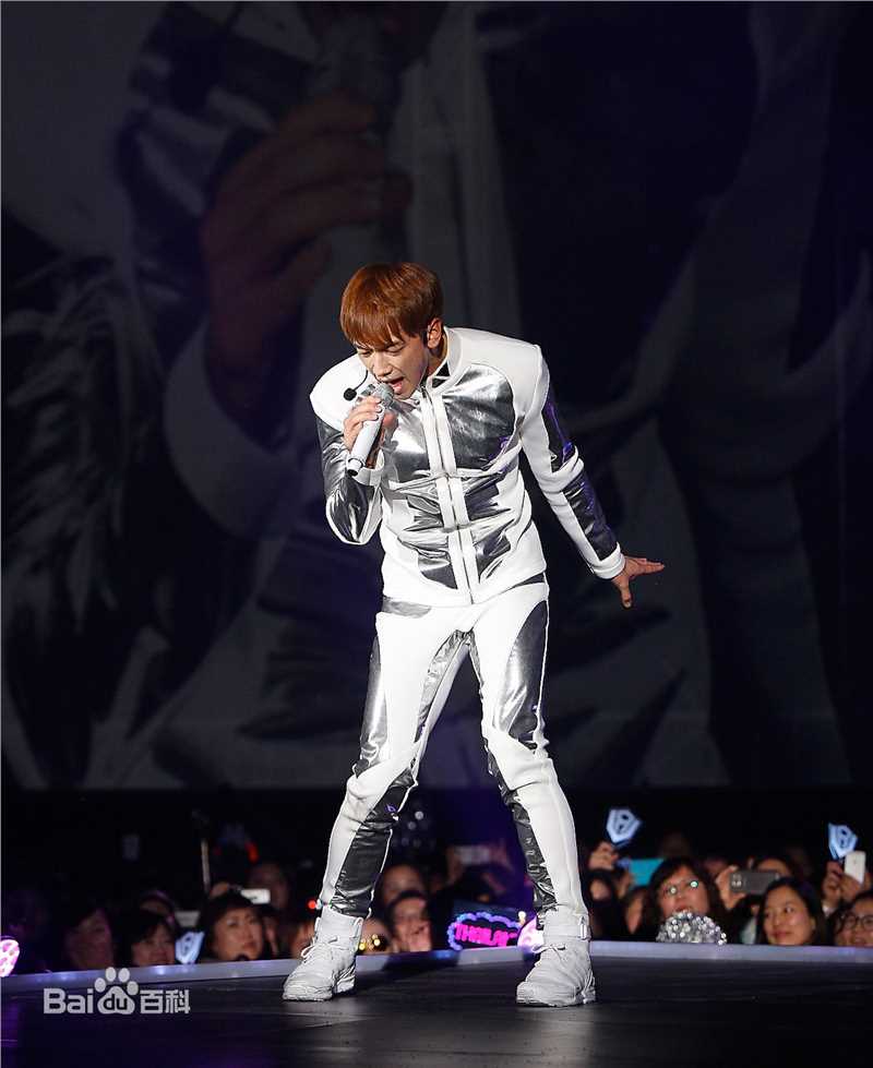 最优质郑智薰(英文名:Rain 韩文名：  罗马拼音：Jung Ji Hoon)在《THE SQUALL》亚洲巡回演唱会中的相册